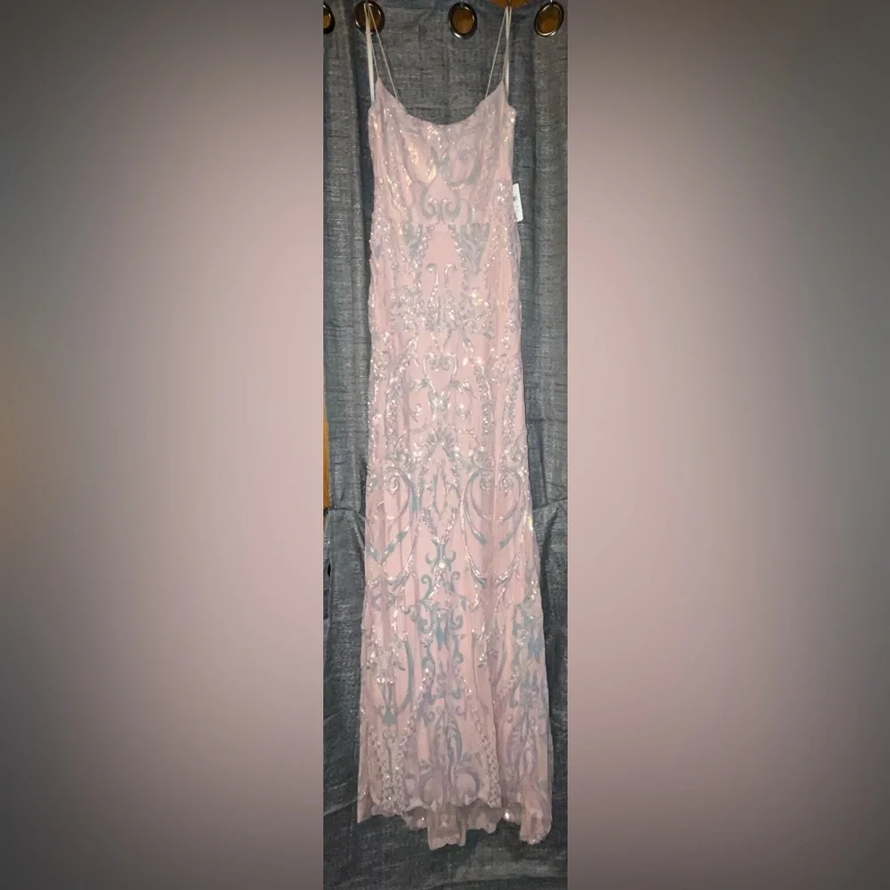 Prom dress - Picture 2 of 5